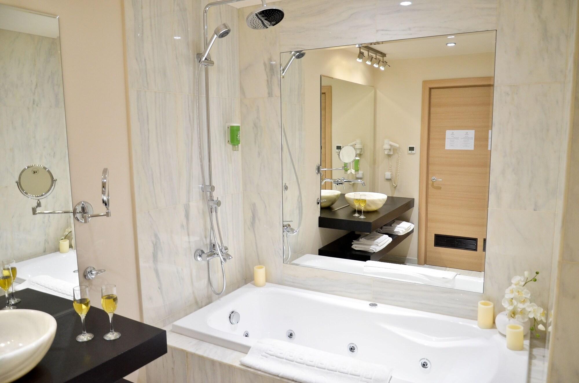 Hotel Capitolina City Chic Kolozsvár Kültér fotó